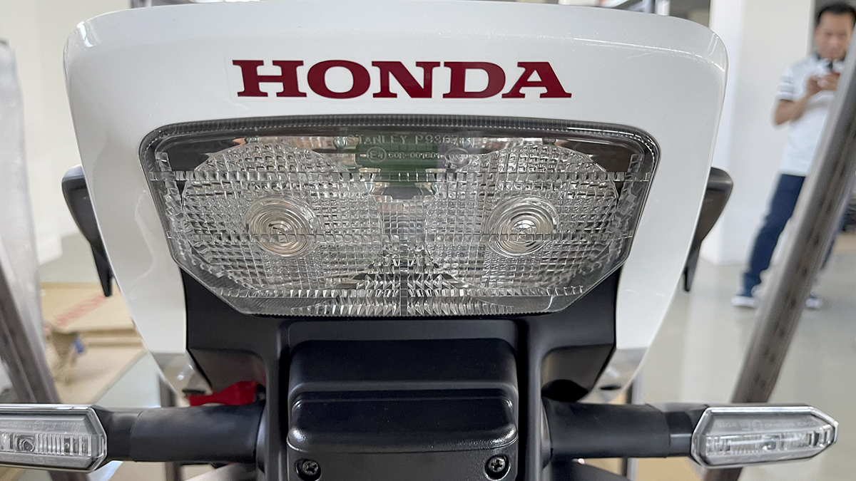 Đèn hậu LED Honda CB1300SF 2022